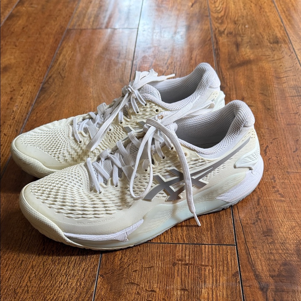 Asics Cream Running Shoes